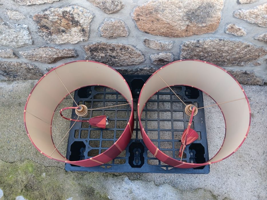 Vendo 2 Candeeiros de Teto em Bom Estado