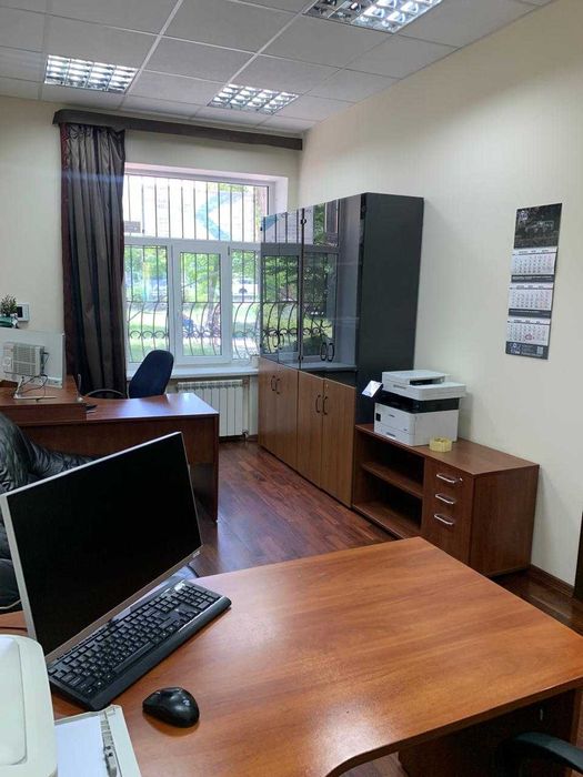 Офіс 80 кв.м, вулиця Бойчука 1-А, метро Звіринецька (Дружби Народів)