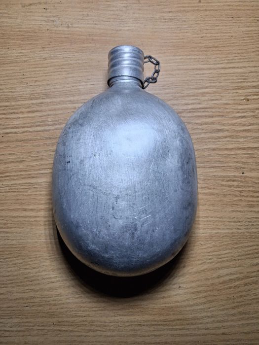 Продам армейскую фляга Времен СССР недорого.