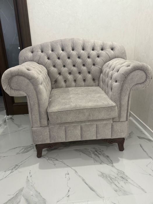 Диван з кріслом