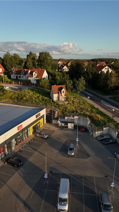 Działka z budynkiem handl.-uslug. przy DK63 Mazury