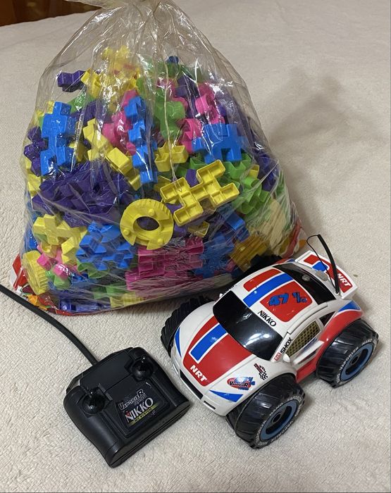 Набір машина на радіоуправлінні та конструктор Майстер Тошка