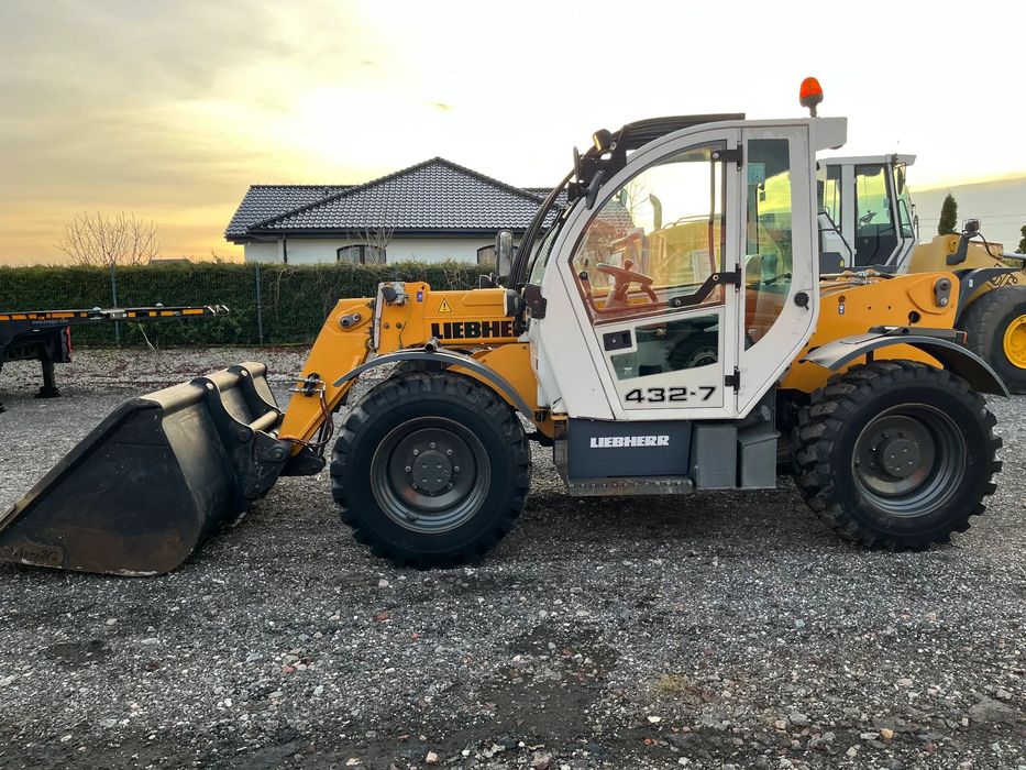 Liebherr Liebherr TL 432-7  Ładowarka teleskopowa TL 432-7 *  Liebherr TL 432-7