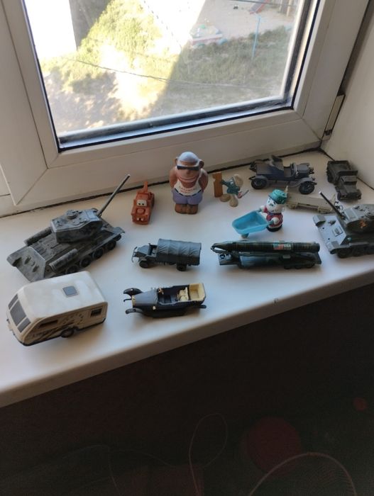 Игрушки, модели 1/24