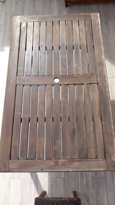 Conjunto de mesa e cadeiras de jardim (exterior) em madeira