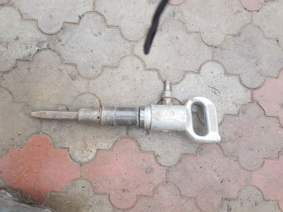 Отбойник пневматичний продам