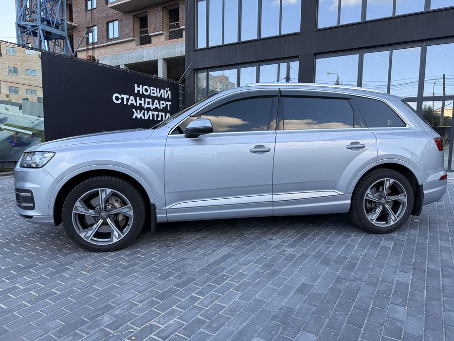Продам Audi Q7 2016 р