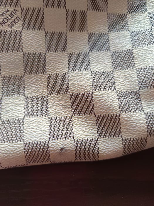 Torebka worek, kilka śladów użytkowania.