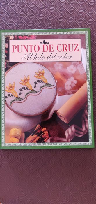 Punto de Cruz Al hilo del color