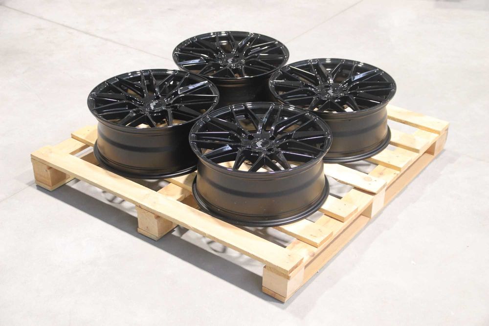 OUTLET! Felgi Japan Racing JR28 18x7,5 ET25 4x108 Gloss Black
