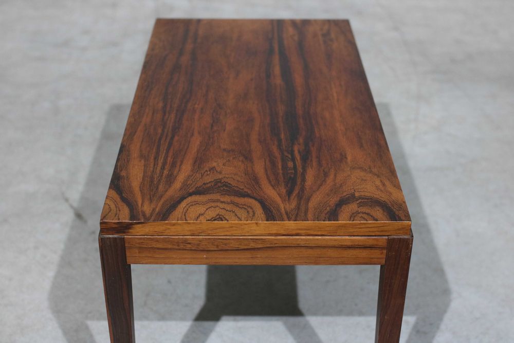 Mesinha de apoio em pau santo | Nordic Design