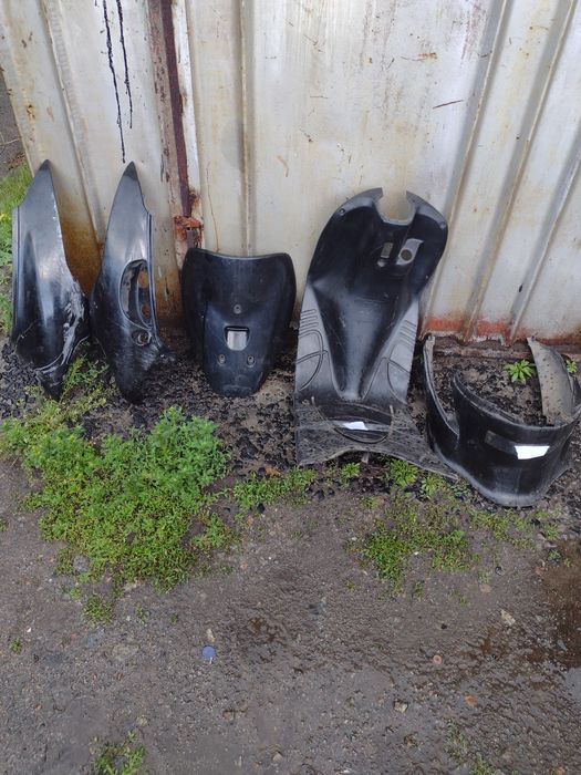 Пластик suzuki lets 2