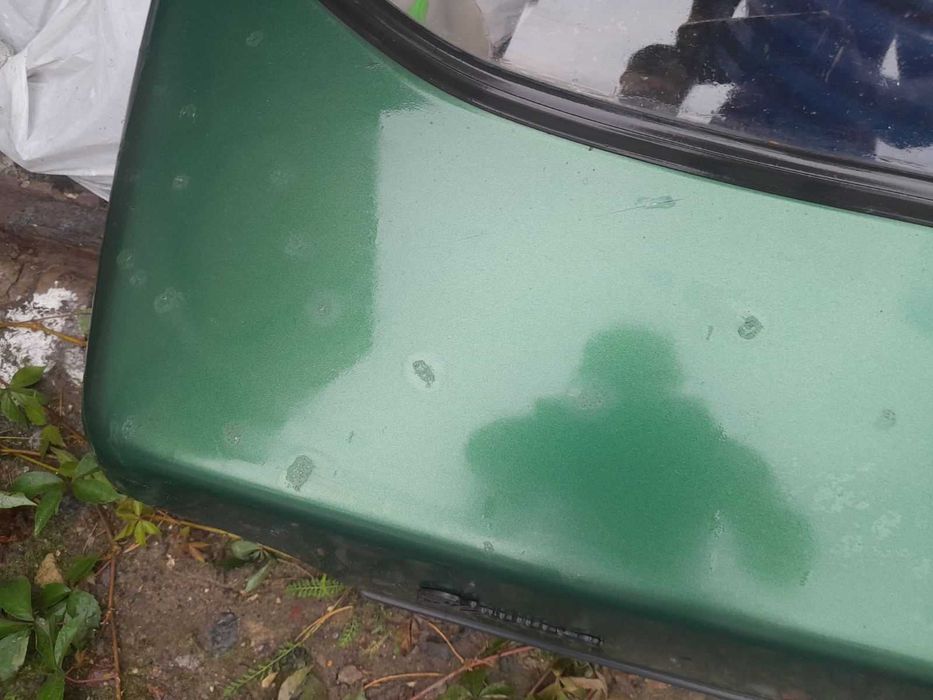 Задня ляда , Кришка багажника Славута . Ціла , Не гнила