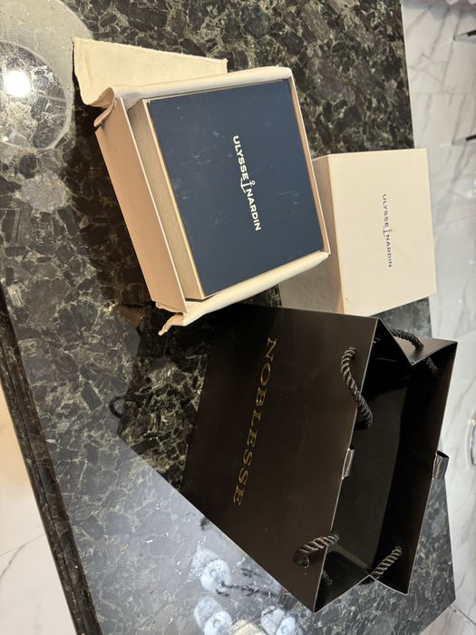 Новые стоят 700 тыс грн.NEW ULYSSE NARDIN. Nobles