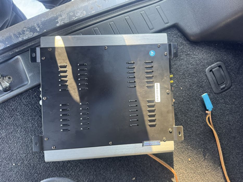 Сабвуфер JBL GT5-1204BR та Автопідсилювач