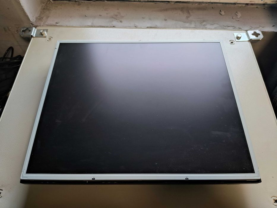 Монітори 19" без підставки