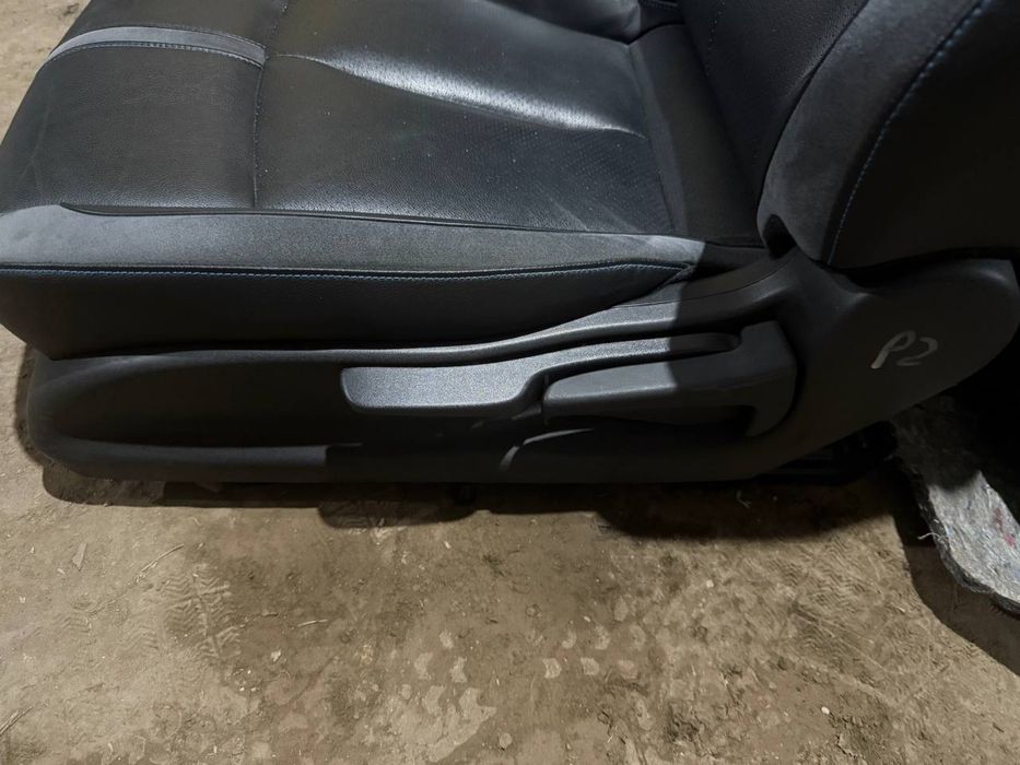 Салон шкіряний Nissan Leaf Ніссан Ліф 2013-2019