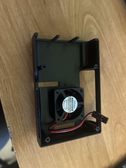 obudowa do Raspberry Pi 4 wraz z 2 zestawami radiatorow