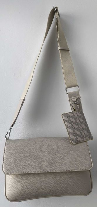 Mala Parfois off-white