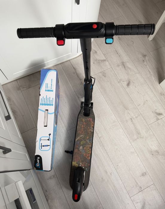 Дитячий електросамокат