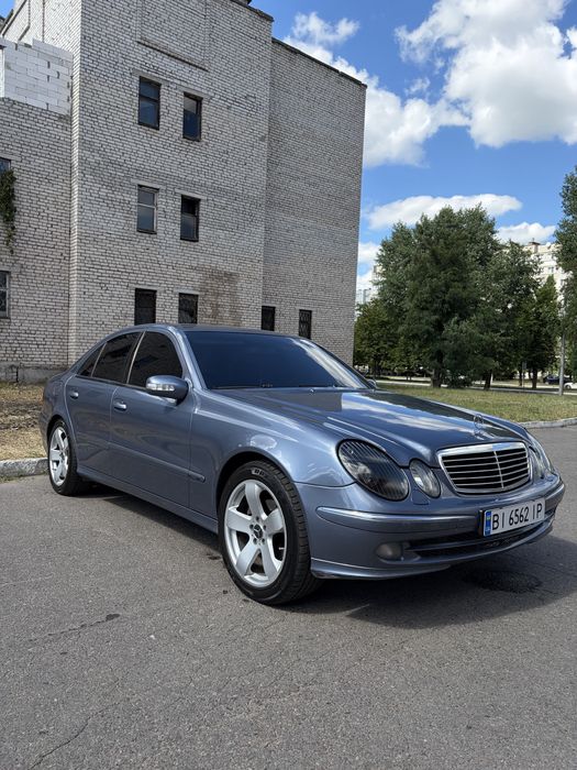 Mercedes-Benz E-Class W211
