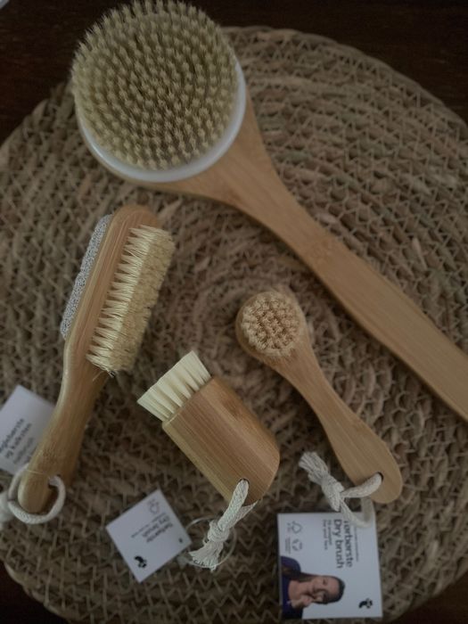 Щетки для ванны и душа