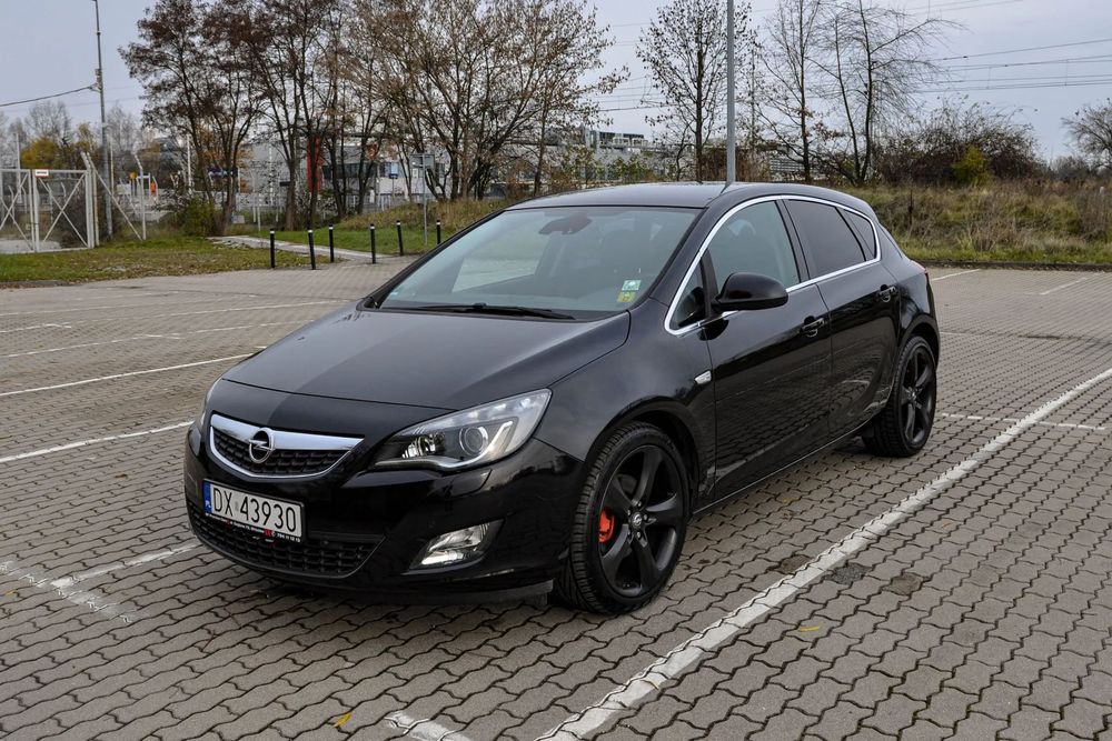 Opel Astra 1,6T (180KM) Bezwypadkowa