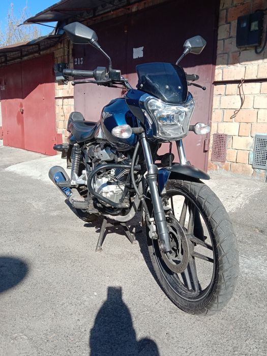 Продам Bajaj v15