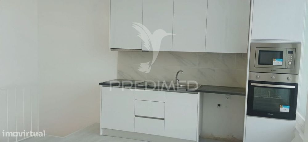 Oportunidade de Investimento: Loja no Laranjeiro - Almada