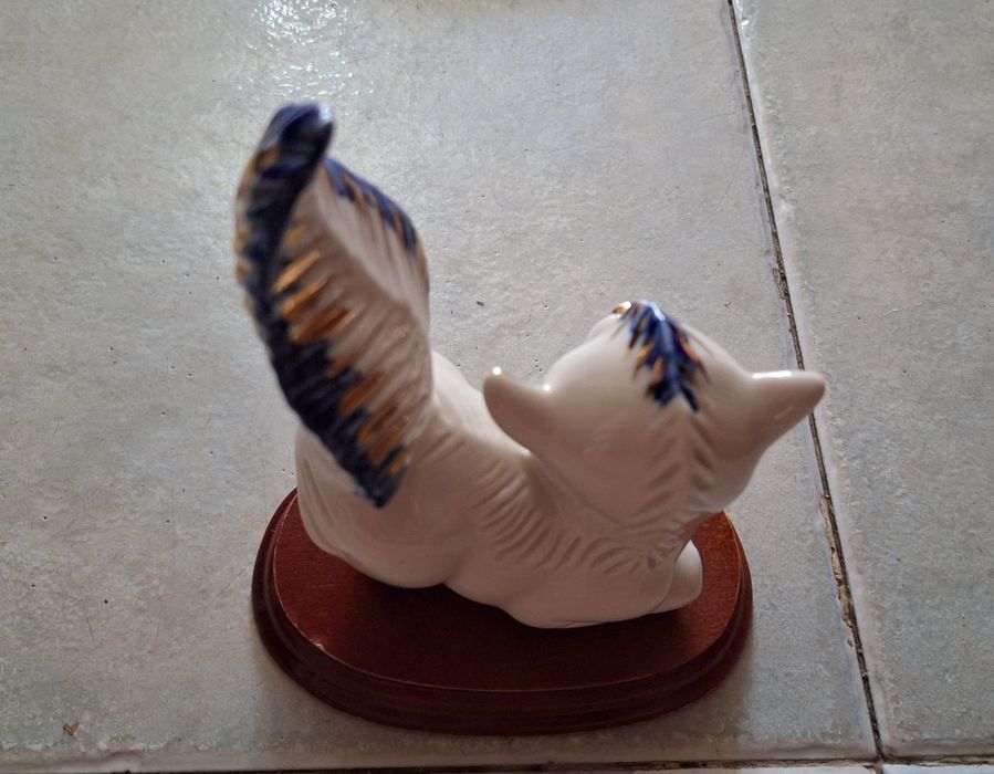 Esquilo Decorativo de Porcelana