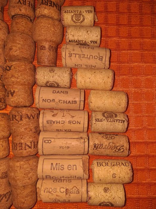 Коркові пробки з-під шампанського/вина