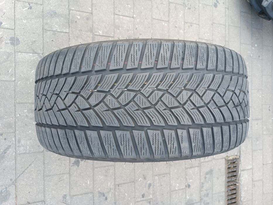 225/40R18 Goodyear Ultra Grip Performance  Gen-1