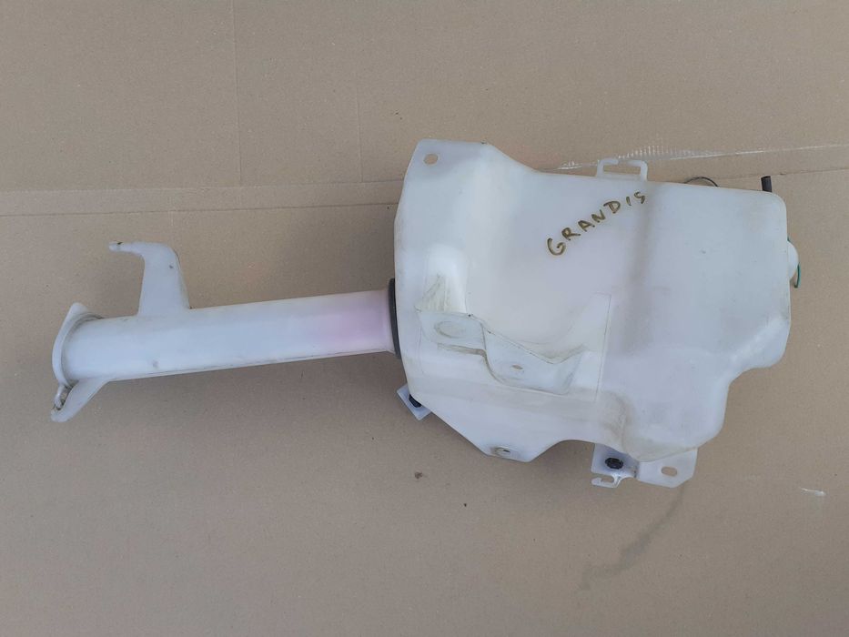 Zbiornik spryskiwaczy Mitsubishi Grandis 2,4