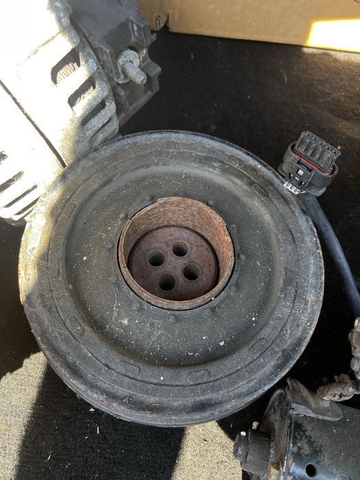 Alternator rozrusznik koło pasowe bmw e90 n47d20c e60 e61 e83