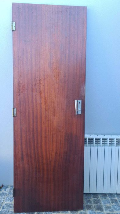 4 portas interiores, contraplacado