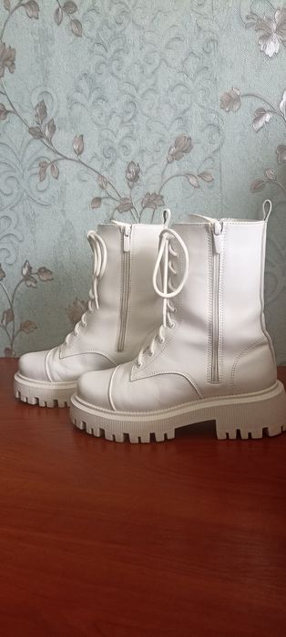 Зимові шкіряні жіночі черевики