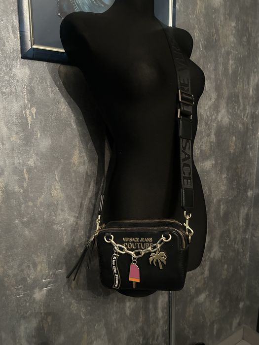 Torebka Versace Jeans Couture z brelokami