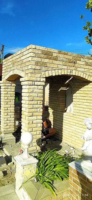 Облицовка кирпичом .. каменщик