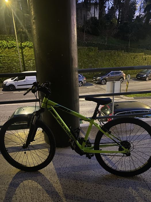 Bicicleta rockrider st500-roda 24-conta quilometros incluido