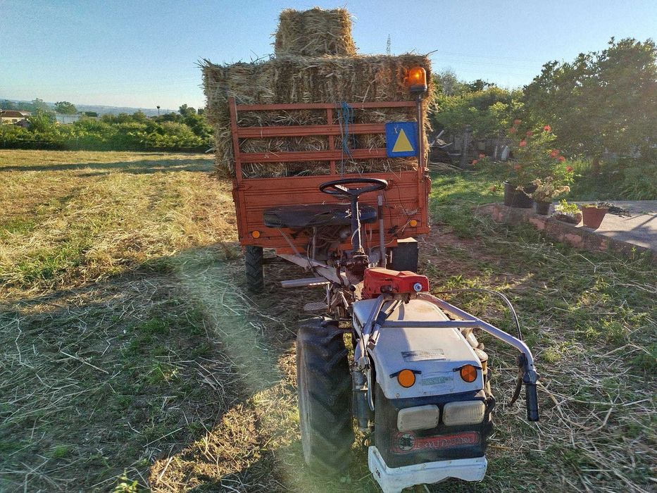 Motocultivador com reboque