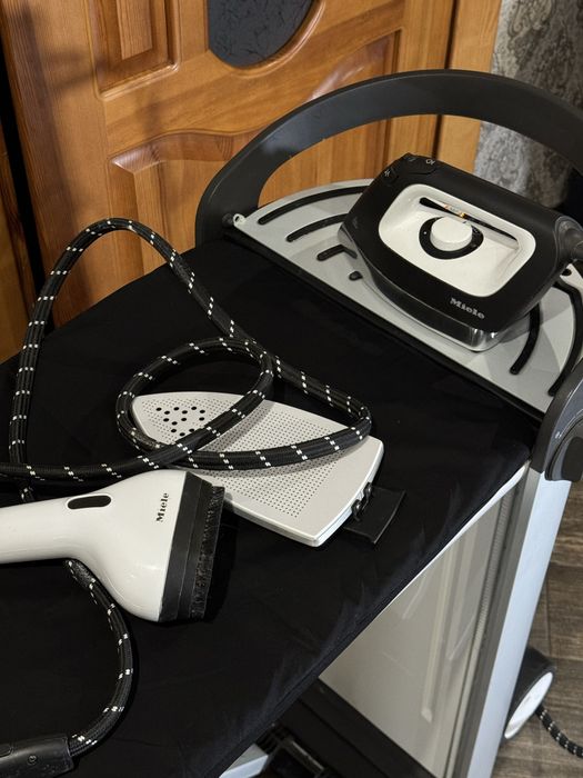 Прасувальна система Miele B2847 — повний комплект ПРАСКА+ ВІДПАРЮВАЧ