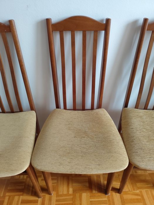 Krzesła drewniane