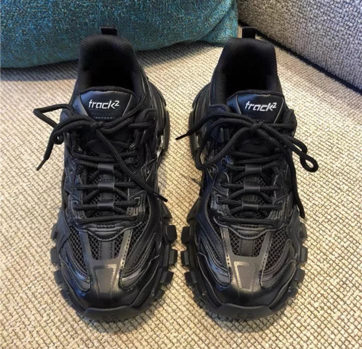 Продам кроссовки balenciaga track2