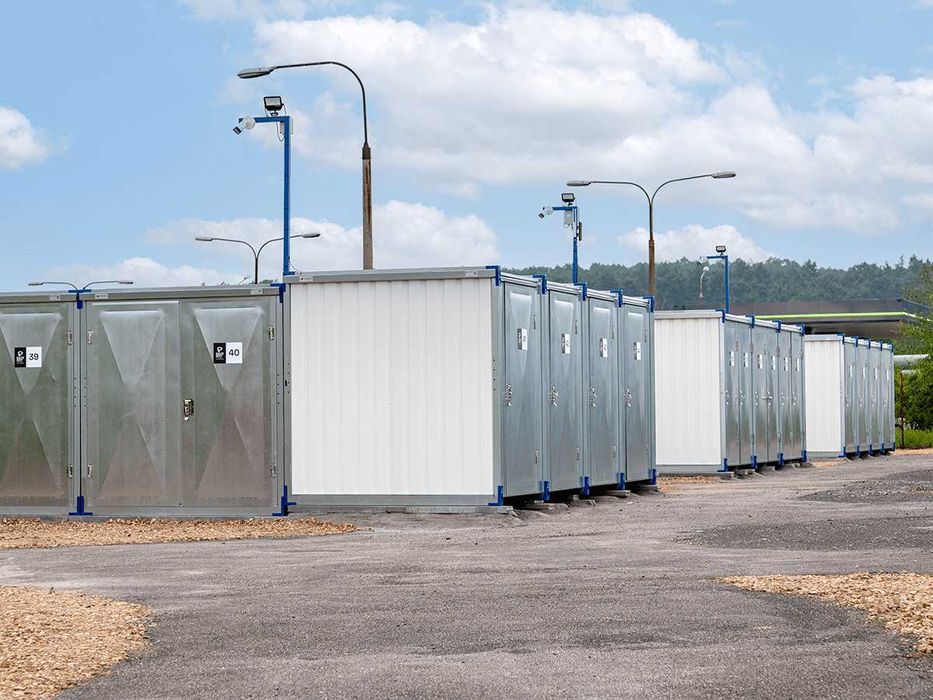 Magazyny 2m² - samoobsługowe na wynajem garaż schowek komórka remont