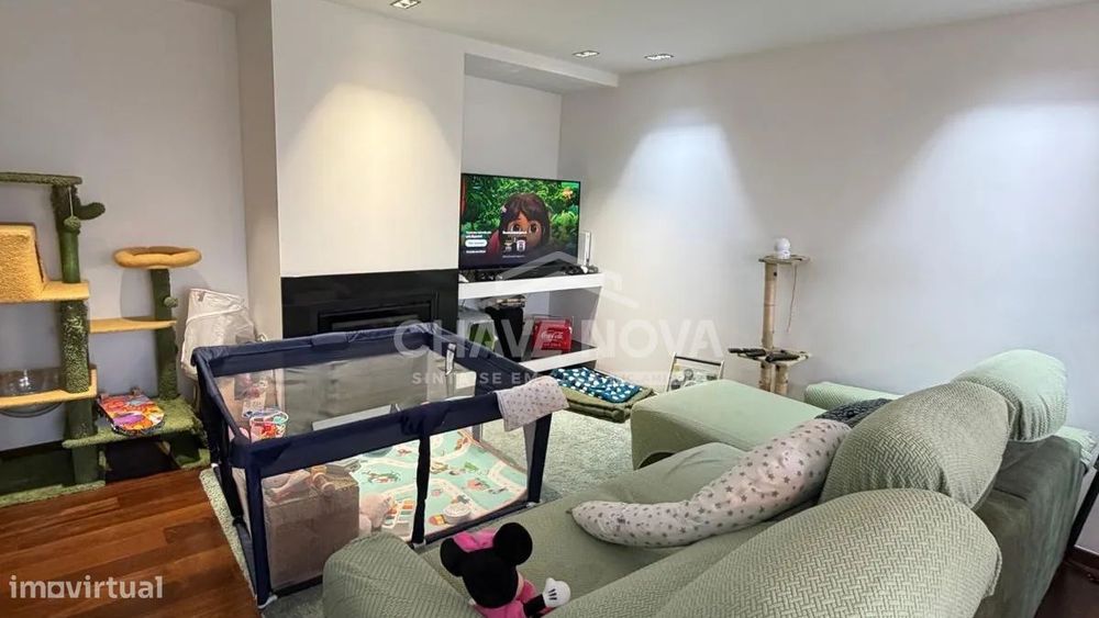 APARTAMENTO T2 | CANIDELO | 103 M² | VARANDA 5,60 M² | BOX 17,50 M² |