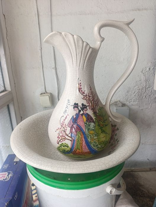 Jarra e bacia de ceramica