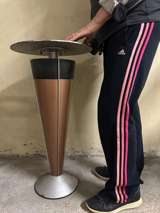 Base para exposição, modelo italiano Malatti anos 90