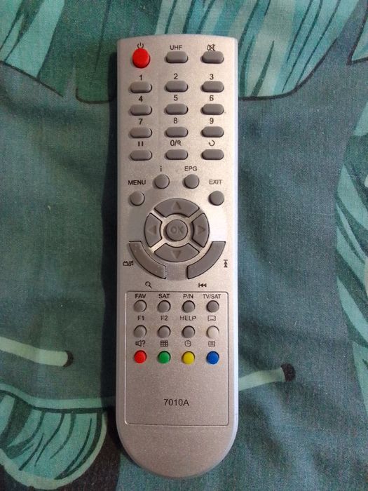 Пульти ДУ до супутникових тюнерів.