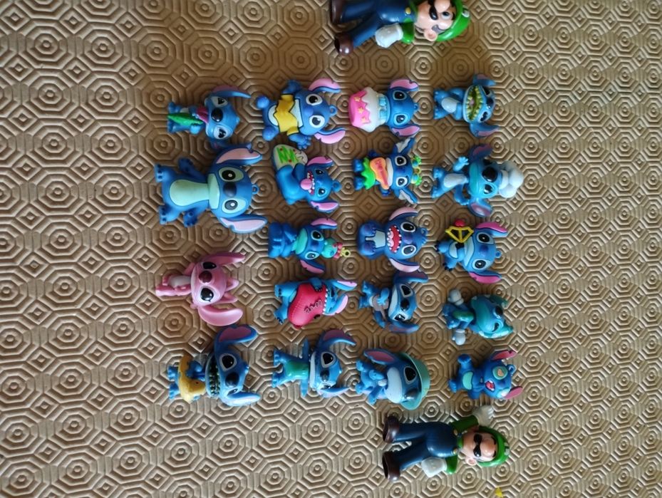 22 Bonecos miniaturas da Stitch