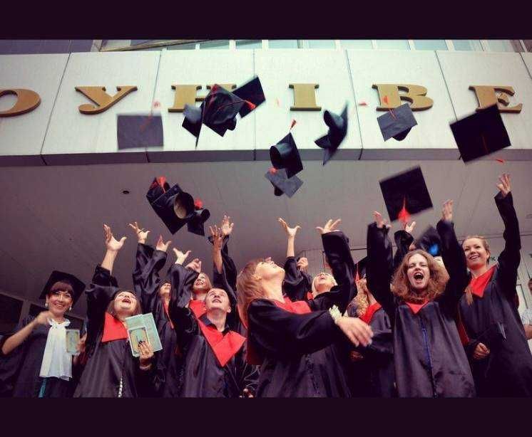 Аренда мантий! 200 грн  Вся Украина. Одесса и Днепр. Возможен курьер